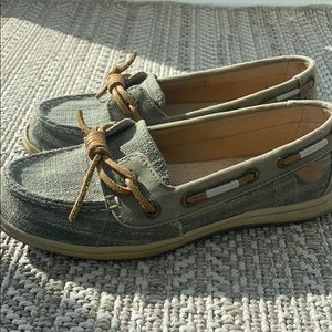 Sherry olive green casual boat shoes size 5.5